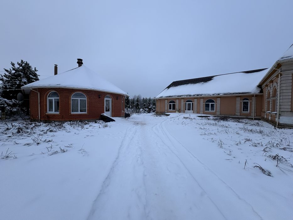 Просторий маєток з басейном — ідеальний варіант для родини чи бізнесу!