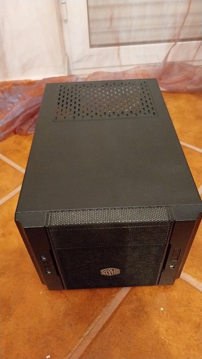 Caixa Mini-ITX Cooler Master Elite 130 em bom estado