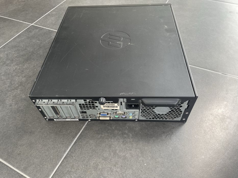 Vendo torre de computador para pecas