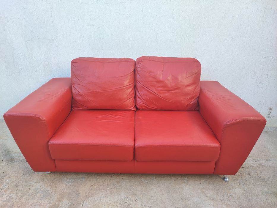 Sofá vermelho pele