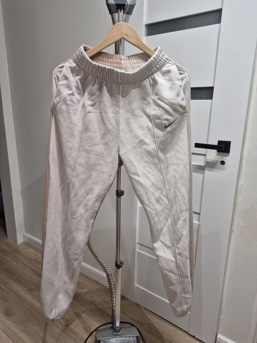 200kg ubrań paka duża Nike  ,tomy Hilfilger , Gucci , bodyflirt