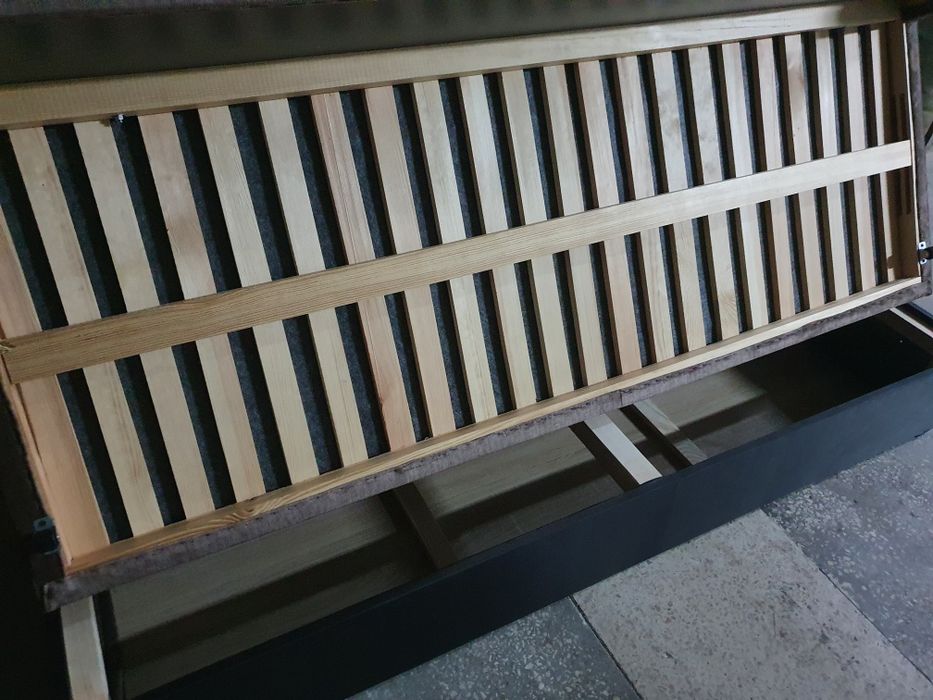 Дивани єврокнижка відкривні боковини,  дерев'яні ламелі,  вибір тканин