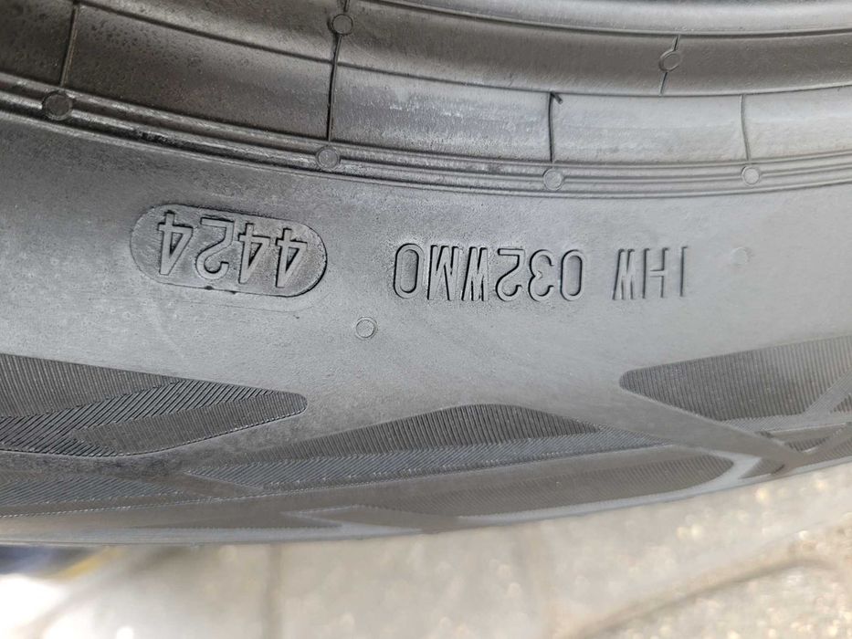 215 / 55  R 18   Continental       Lato / Komplet