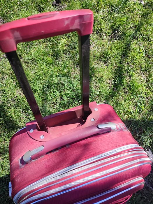 Валіза жіноча в хорошому стані