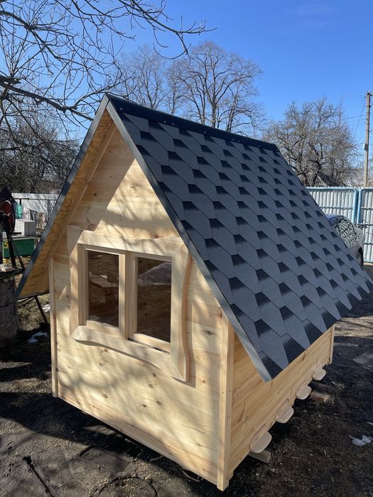 Деревʼяний будиночок. Апі-будинок. Апидомик.