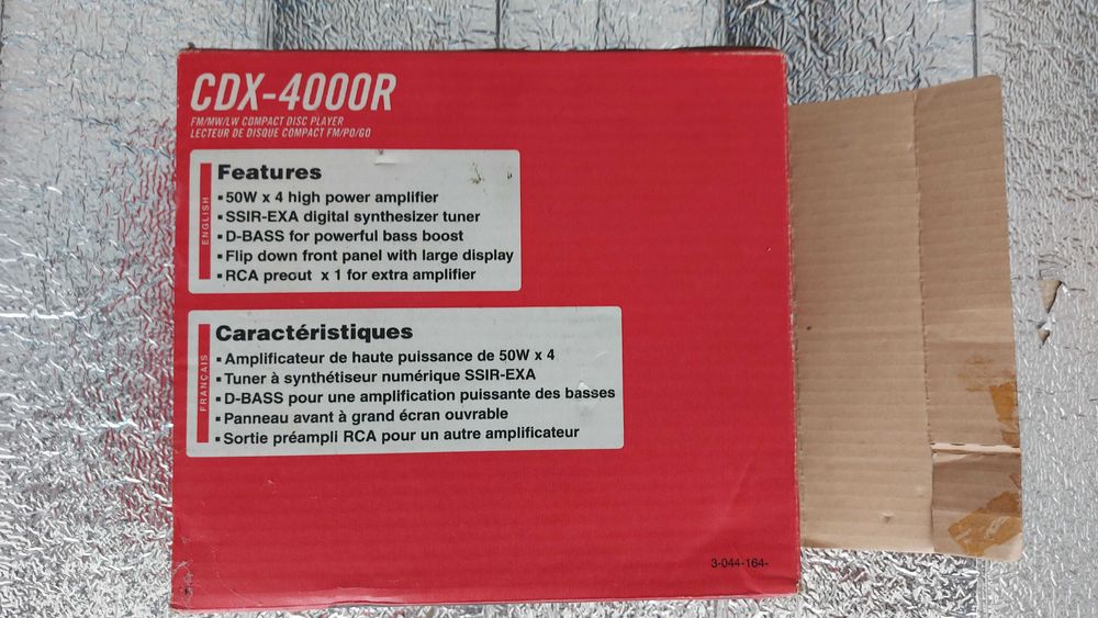 Auto radio SONY Leitor CDs CDX-4000R em bom estado