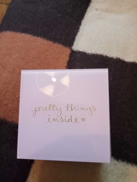 Szkatułka na biżuterię