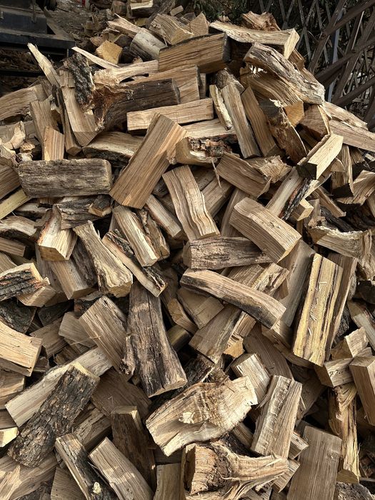 Дрова колотые дуб ясень от 3  кубов с доставкой по харькову и облости