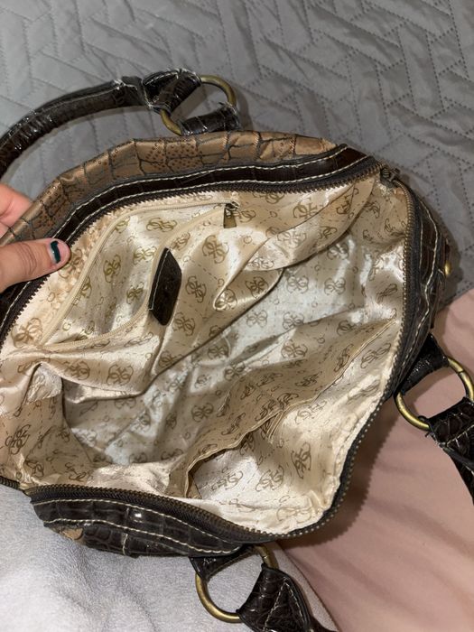 Mala vintage da guess de a muitos anos mas perfeita e nova