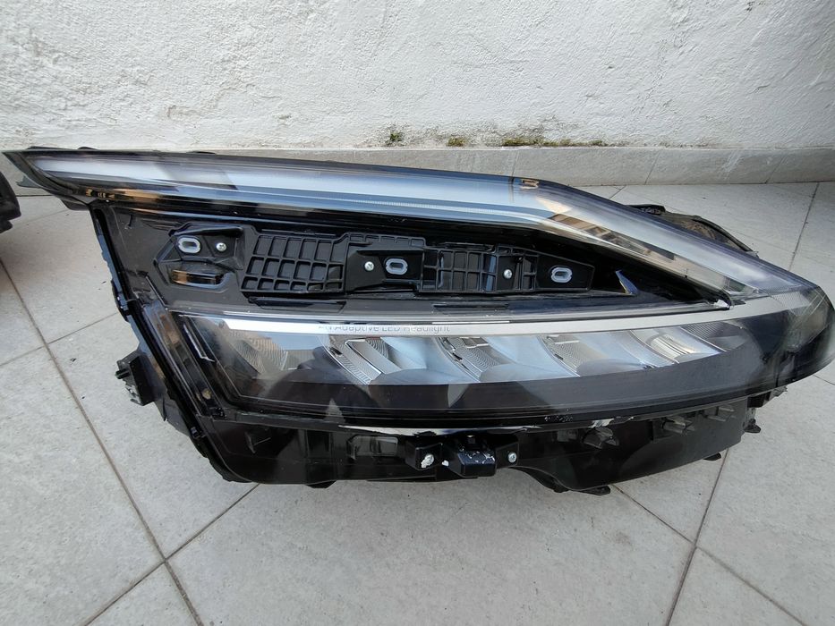 Nissan Qashqai III 3 J12 Farol / Ótica direita LED Adaptativo