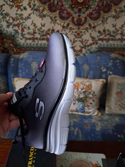 Продам кросівки привезені з Америки