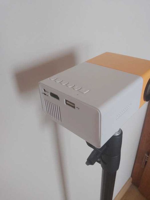 mini Projektor LED jak nowy