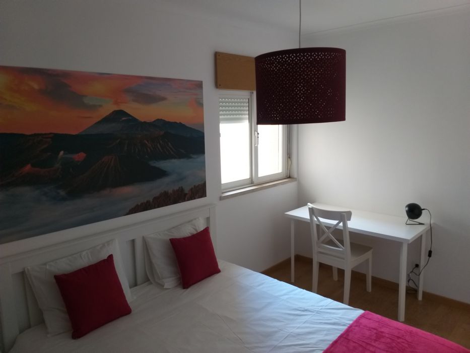 Alugo quarto para  casal  laranjeiras