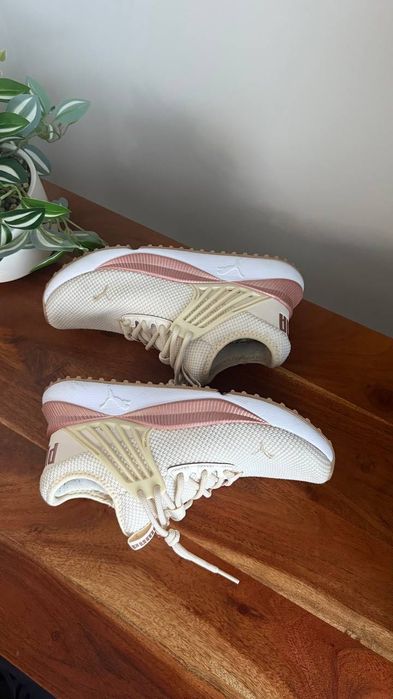 Жіночі кросівки PUMA як нові
