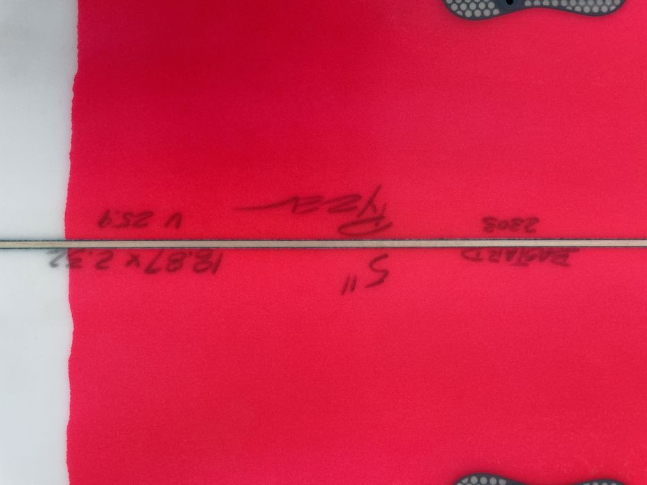 Prancha de surf Pyzel Bastard 5’11 FCS II como nova