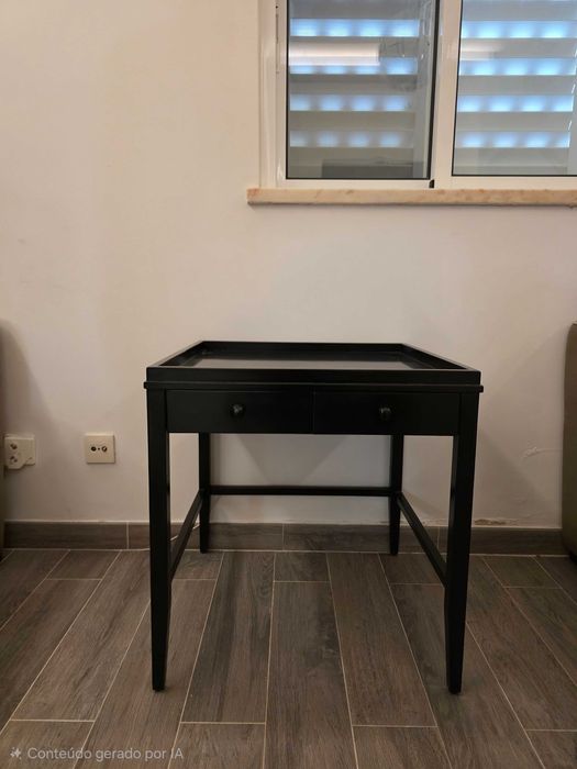 Mesas de apoio pretas