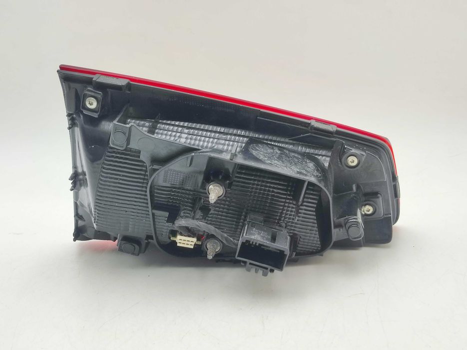 Volkswagen Passat B8 Kombi Lampa Tylna Prawa Wewnętrzna LED ORG EUROPA