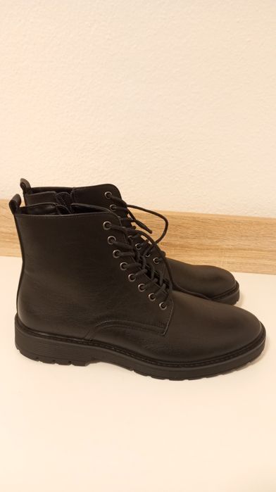 Botas AM Shoe Company - Novas, Tamanho 43, Super Estilo e Resistência!