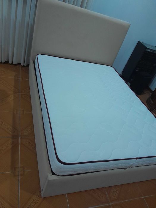 Cama semi nova em ótimo estado