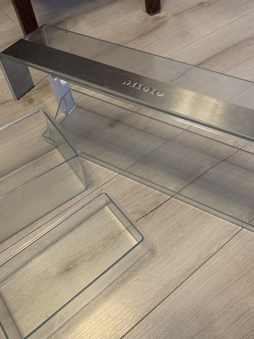 Szuflady + szklane półki miele