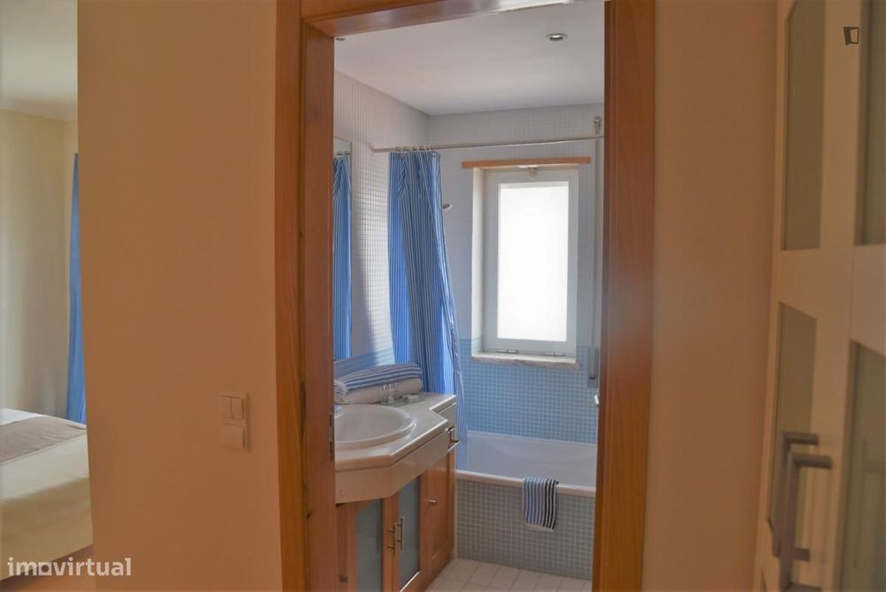 Quarto - localizado em Lisbon