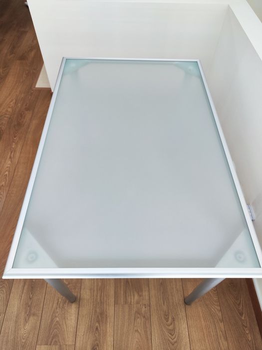 Mesa/Secretária Ikea (VIKA LAURI)