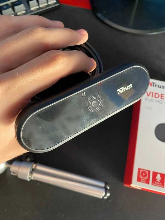 Microfone KROM Kimu Pro + Webcam Trust Tyro Full HD