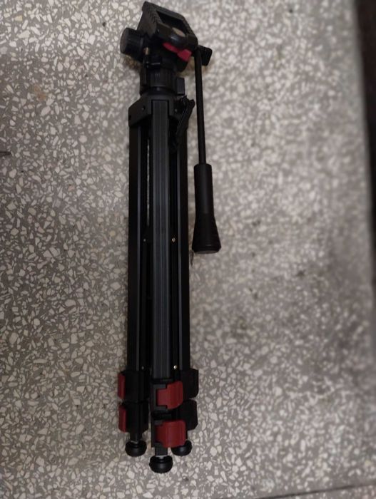 Statyw do lasera budowlanego