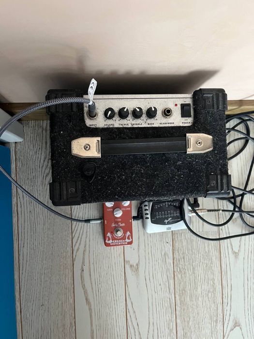 бас гітарний комбопідсилювач 20 Ватт