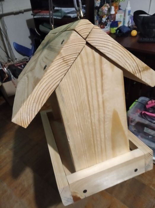 Годівничка для птахів