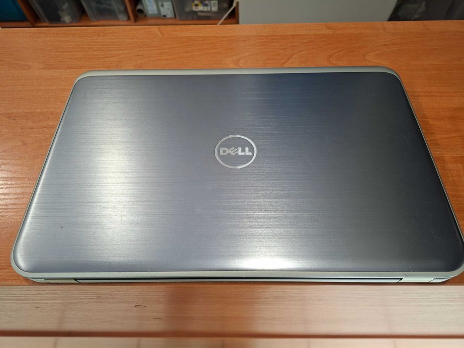 Laptop Dell 17 cali Intel I7 , SSD ,  Windows 11
