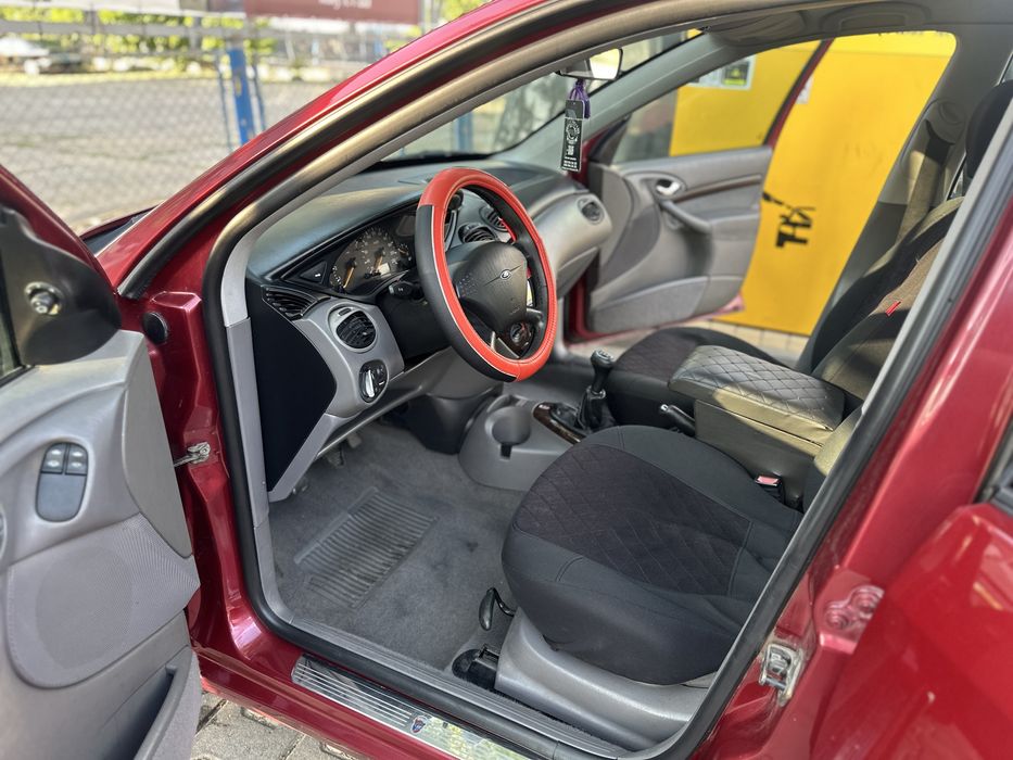 Ford Focus 1 2000,1.6 бензин
