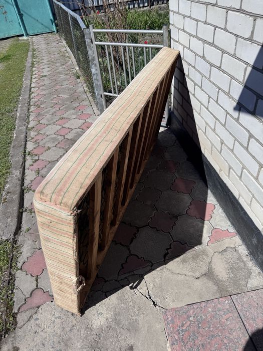 Ліжко металеве з матрасом