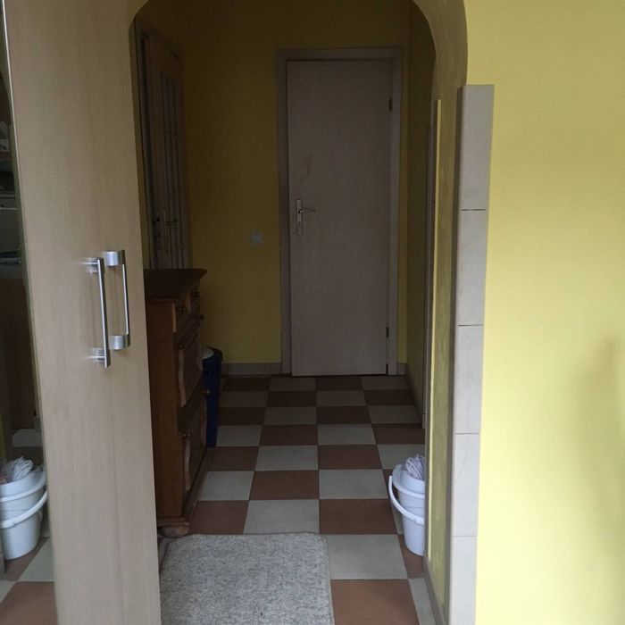 Продається 1/2 приватного будинку.