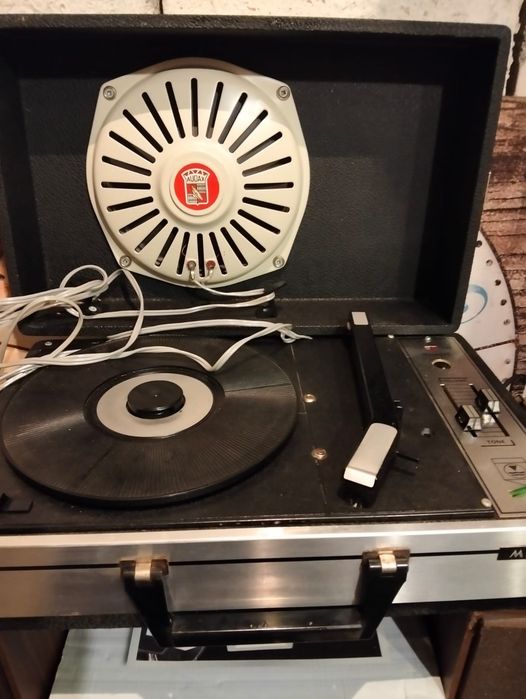 Gramofon walizkowy Medley