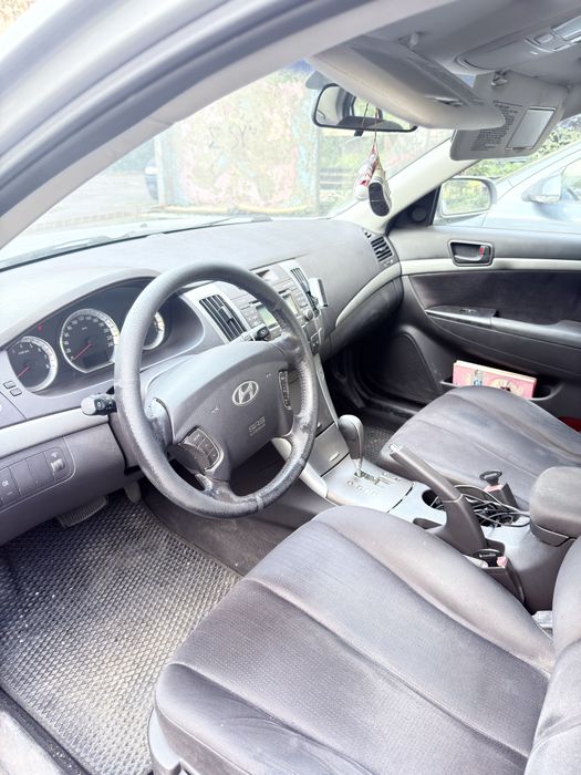 Продам HYUNDAI SONATA 2008 года 2,0 бензин
