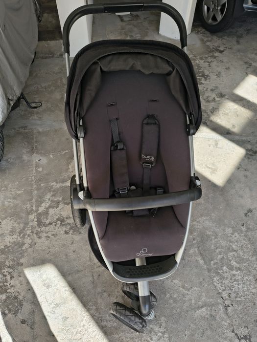 Carrinho Quinny e babycock Cybex com base