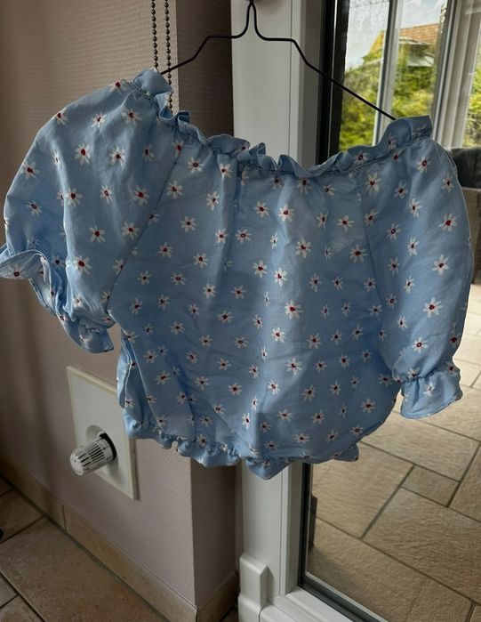Top azul com flores Zara xs