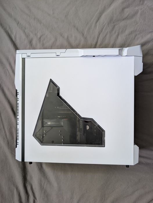 Komputer gamingowy i7-9700K, GTX 1070 8GB, 16GB RAM, SSD i HDD