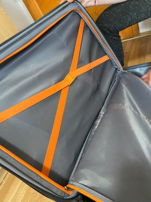 Великий дорожній чемодан