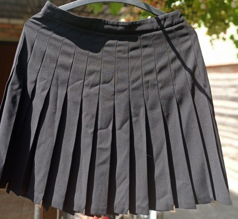 Шкільна форма , джинсова спідниця на 10-12 років