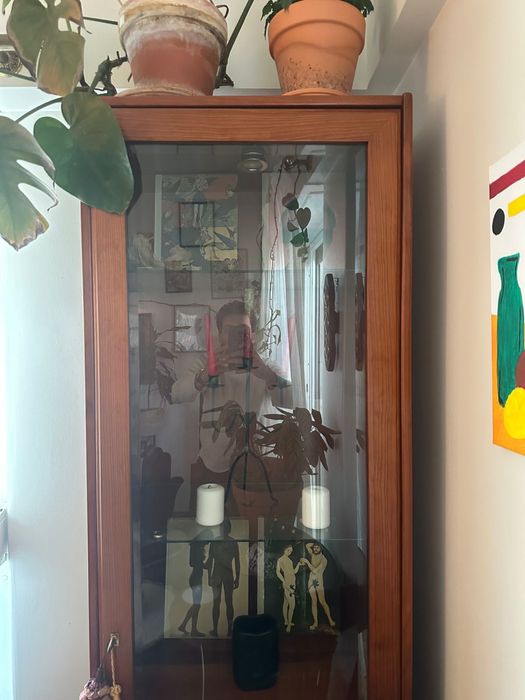 Armarios de sala com iluminação