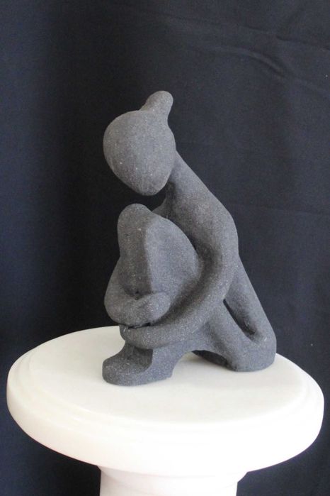 Peça escultural vintage inspirada na estatueta do "Homem Pensante"