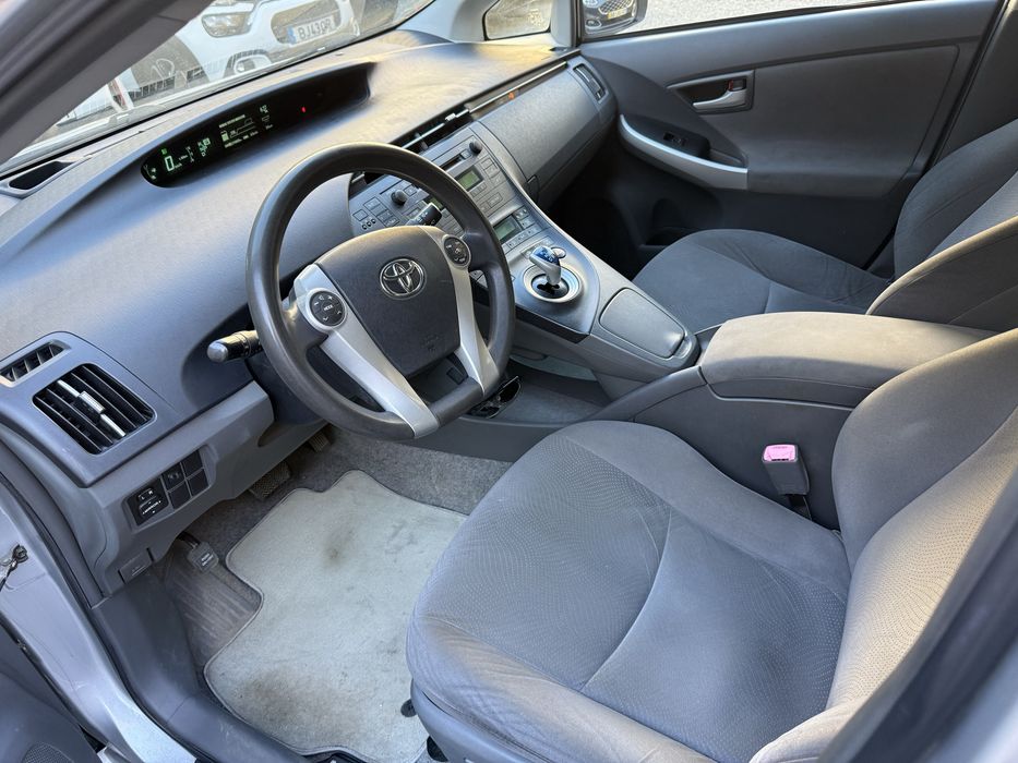 Toyota prius 2011