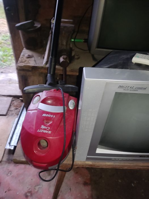 Телевізори,пілесос,диван