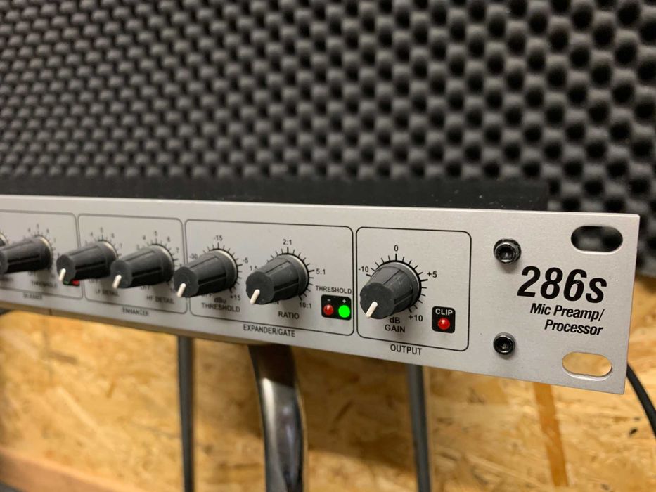 Микрофонный предусилитель DBX 286s