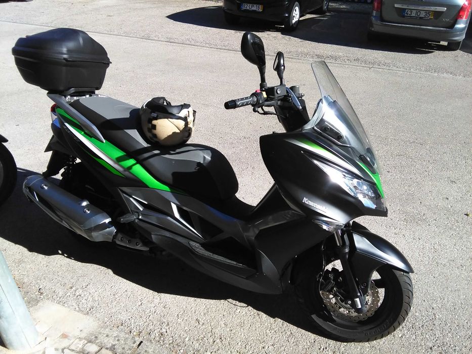 Kawasaki J300 edição especial