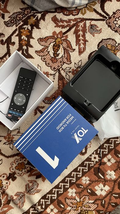Android TV Box TOX1 4/32GB Медіаплеєр (Ідеальний стан, повний комплект)