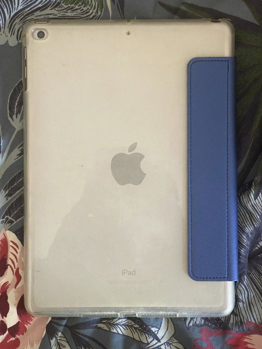 iPad Apple + Capa Protetora