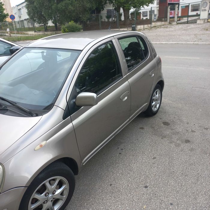 Toyota Yaris 1.0 VVT-i Sol • Económico • Fiável • Pronto a Circular